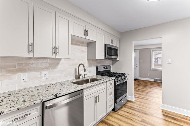 27518 Lasslett Street, Roseville, MI 48066