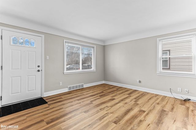 27518 Lasslett Street, Roseville, MI 48066