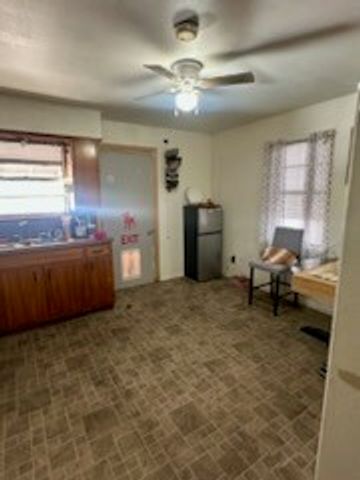 635 NW 11th Street NW, Paris, TX 75460