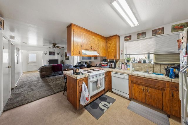 585 Monterey Road, Morgan Hill, CA 95037