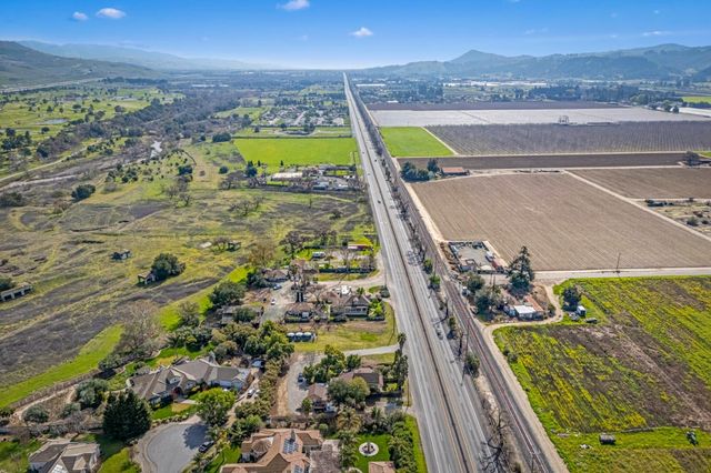 585 Monterey Road, Morgan Hill, CA 95037