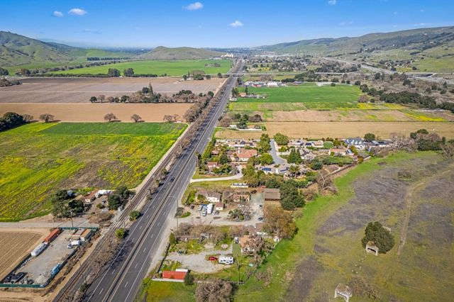 585 Monterey Road, Morgan Hill, CA 95037