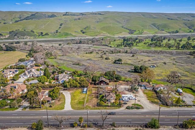 585 Monterey Road, Morgan Hill, CA 95037