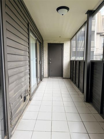 3045 Walnut Bend Lane 11, Houston, TX 77042