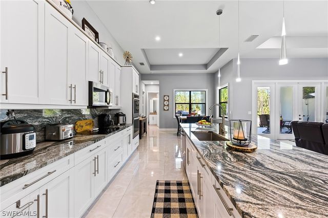 4063 8th AVE NE, Naples, FL 34120