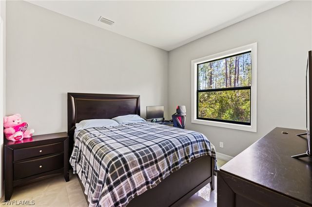 4063 8th AVE NE, Naples, FL 34120