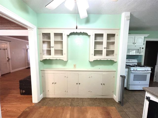 4915 Houston Drive, Galveston, TX 77551