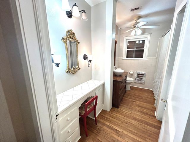 4915 Houston Drive, Galveston, TX 77551