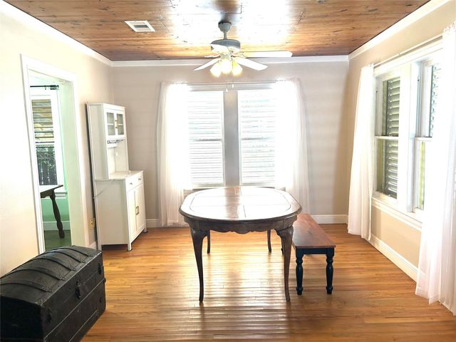 4915 Houston Drive, Galveston, TX 77551