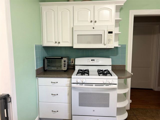 4915 Houston Drive, Galveston, TX 77551