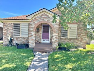 4915 Houston Drive, Galveston, TX 77551