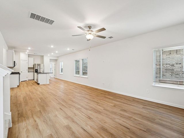 128 Maple Hedge RD, Hutto, TX 78634