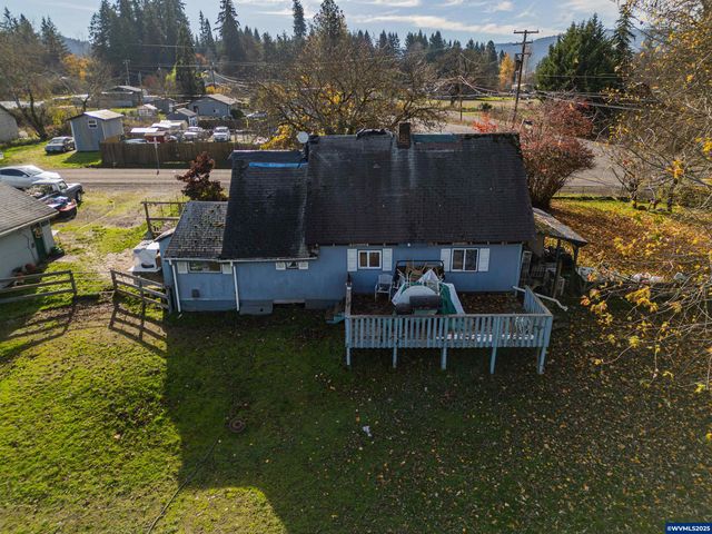 1715 Cascade Dr, Lebanon, OR 97355