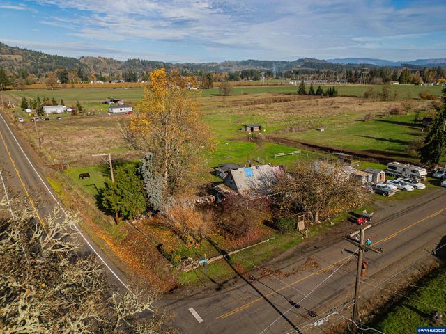 1715 Cascade Dr, Lebanon, OR 97355