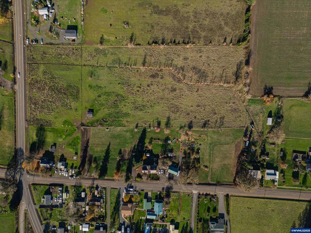 1715 Cascade Dr, Lebanon, OR 97355