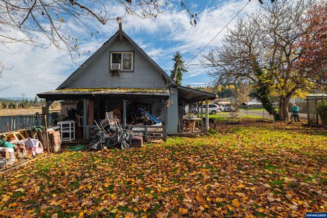 1715 Cascade Dr, Lebanon, OR 97355