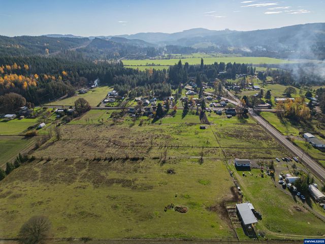 1715 Cascade Dr, Lebanon, OR 97355