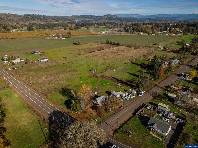 1715 Cascade Dr, Lebanon, OR 97355