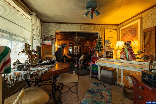 1715 Cascade Dr, Lebanon, OR 97355