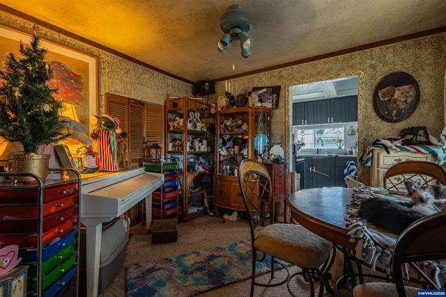 1715 Cascade Dr, Lebanon, OR 97355