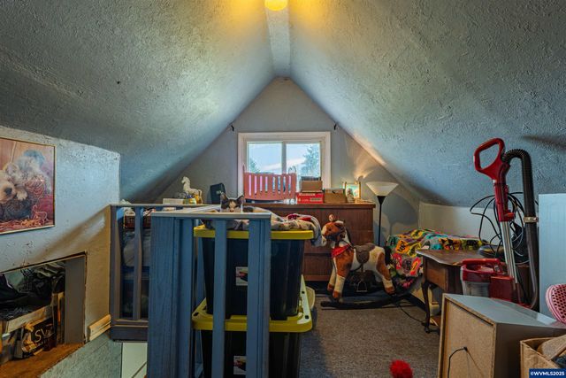 1715 Cascade Dr, Lebanon, OR 97355