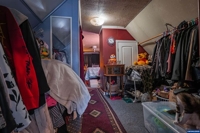 1715 Cascade Dr, Lebanon, OR 97355