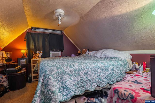 1715 Cascade Dr, Lebanon, OR 97355