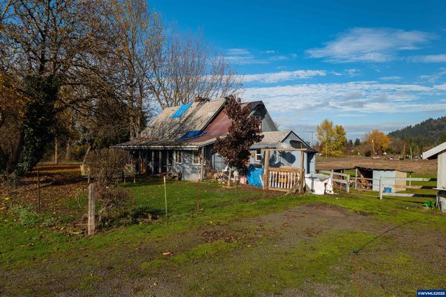 1715 Cascade Dr, Lebanon, OR 97355