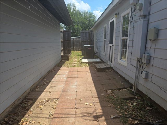 500 Laurel ST, Bastrop, TX 78602