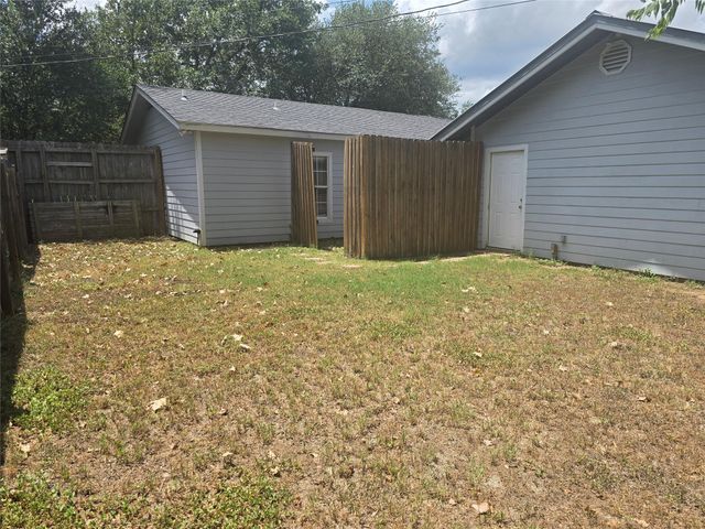 500 Laurel ST, Bastrop, TX 78602