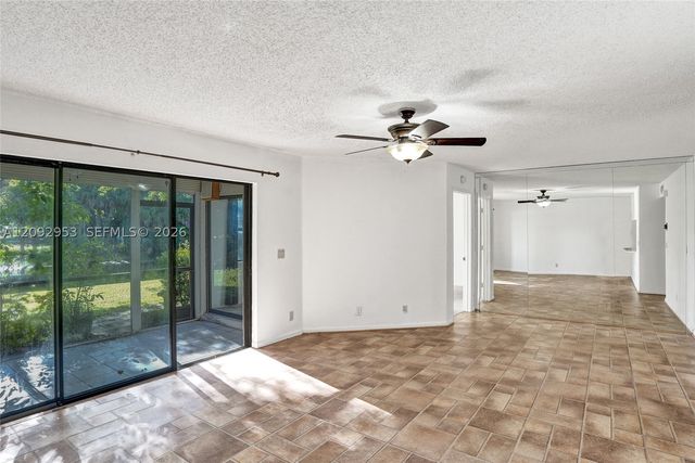 105 Liberty Ct, Deerfield Beach, FL 33442