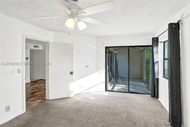 105 Liberty Ct, Deerfield Beach, FL 33442