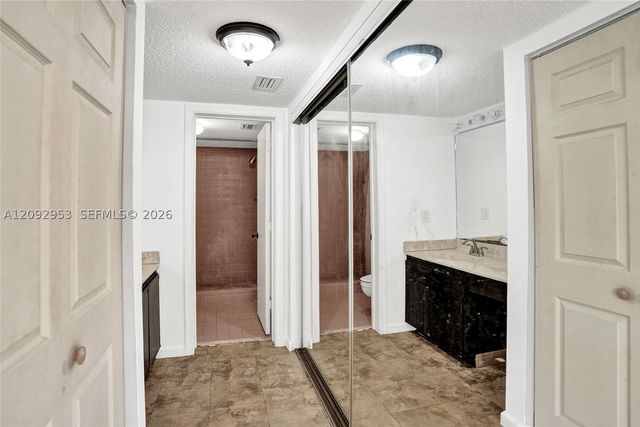 105 Liberty Ct, Deerfield Beach, FL 33442