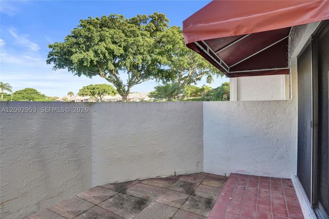 105 Liberty Ct, Deerfield Beach, FL 33442