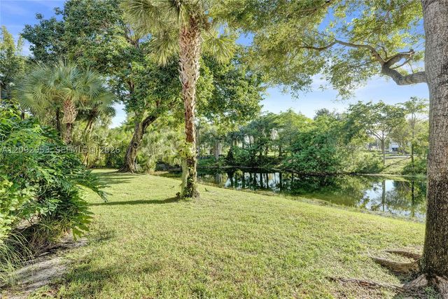 105 Liberty Ct, Deerfield Beach, FL 33442