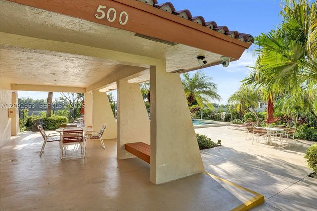 105 Liberty Ct, Deerfield Beach, FL 33442