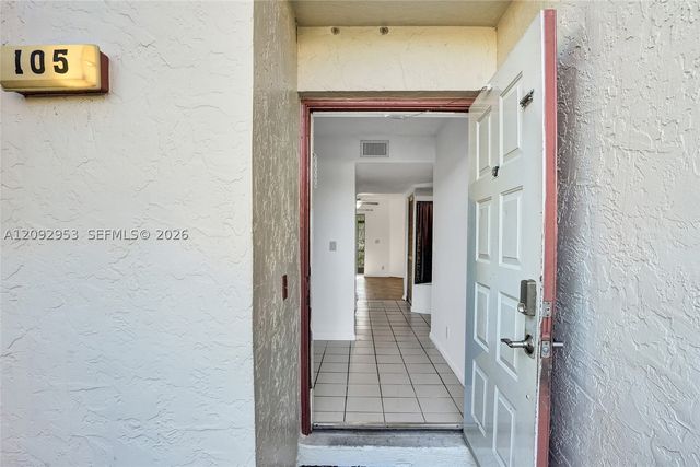 105 Liberty Ct, Deerfield Beach, FL 33442