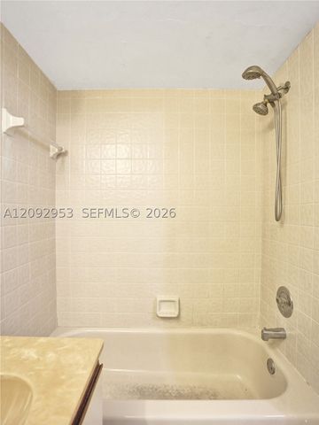 105 Liberty Ct, Deerfield Beach, FL 33442
