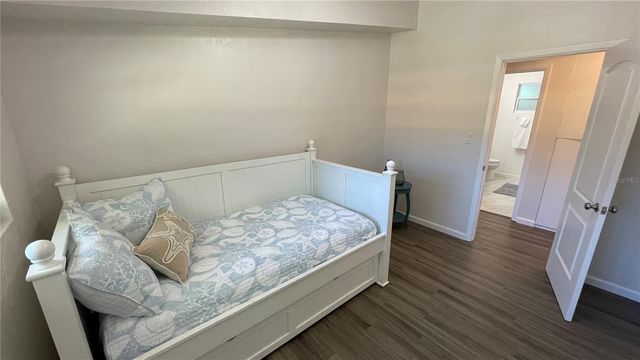 2504 S MILMAR DRIVE, Sarasota, FL 34237