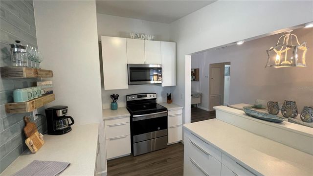 2504 S MILMAR DRIVE, Sarasota, FL 34237