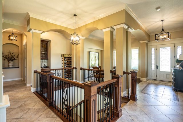 9257 Sugar Creek Drive, West Des Moines, IA 50266