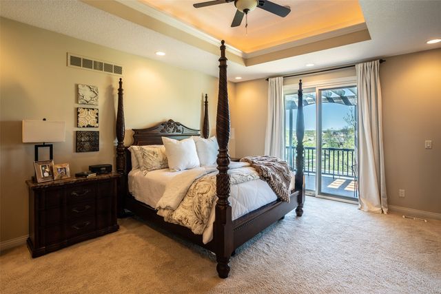 9257 Sugar Creek Drive, West Des Moines, IA 50266
