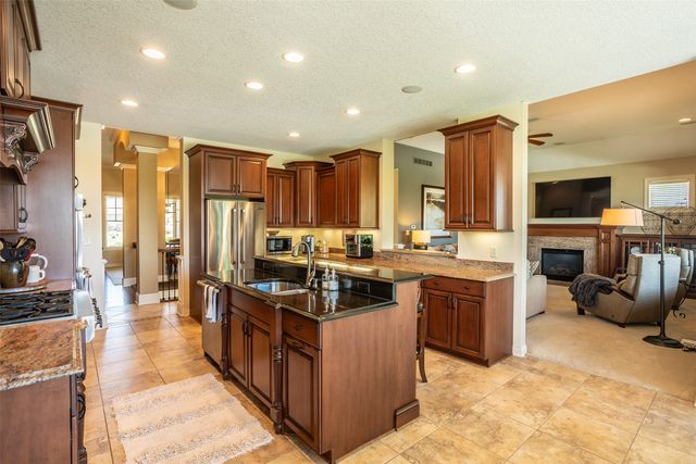 9257 Sugar Creek Drive, West Des Moines, IA 50266