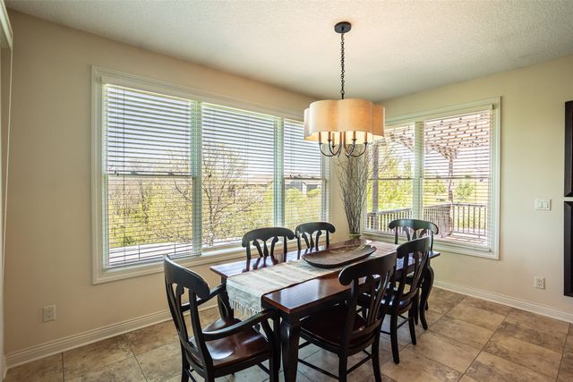 9257 Sugar Creek Drive, West Des Moines, IA 50266