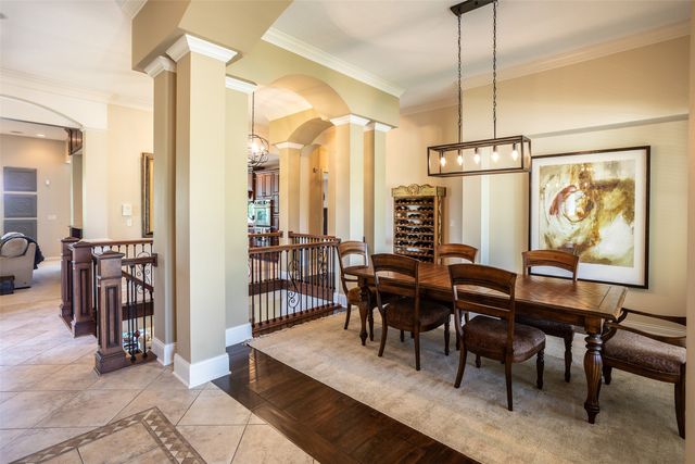 9257 Sugar Creek Drive, West Des Moines, IA 50266