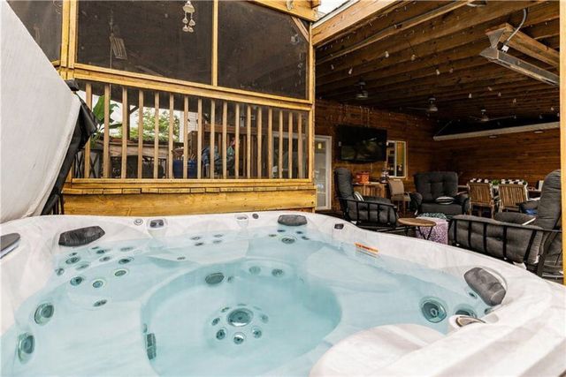 1306 Oriole Avenue, Rogers, AR 72756