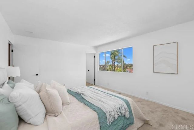 667 Crescent Lane, Vista, CA 92084