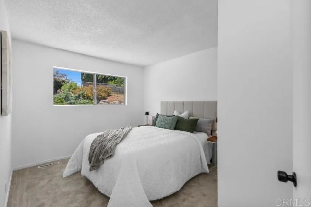 667 Crescent Lane, Vista, CA 92084