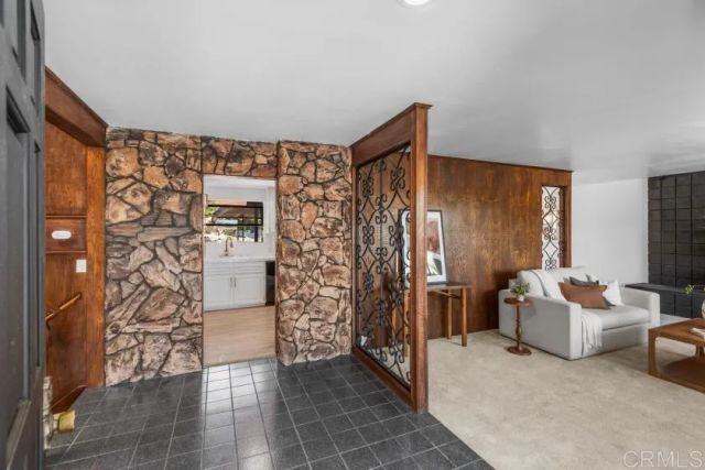 667 Crescent Lane, Vista, CA 92084