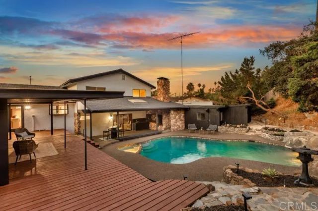 667 Crescent Lane, Vista, CA 92084
